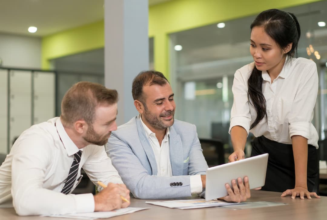 10 E-commerce Customer Engagement Strategies to Increase Conversions